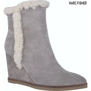 MARC FISHER WOMEN NIB BRENDAN GENUINE SHEARLING WEDGE GREY SUEDE BOOTIE. 9M